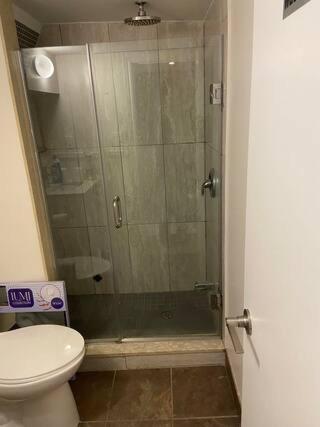 Basemewnt Room With Private Bathroom 36C 토론토 외부 사진